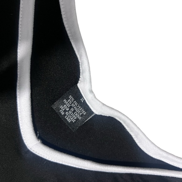 Black and White Crop Tank Top Womens XL Like New Microfiber Feel - Picture 2 of 3